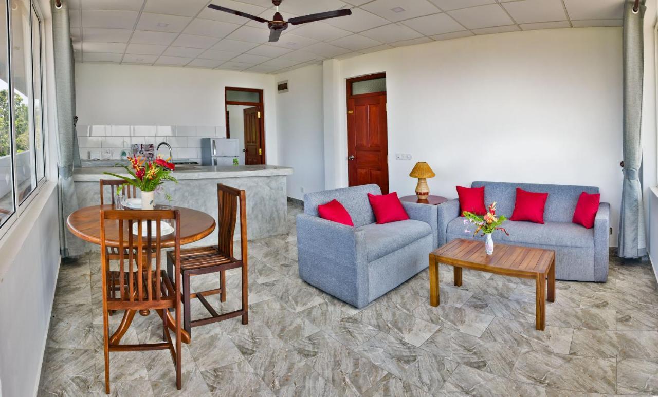Villa Gamini Hikkaduwa Ngoại thất bức ảnh