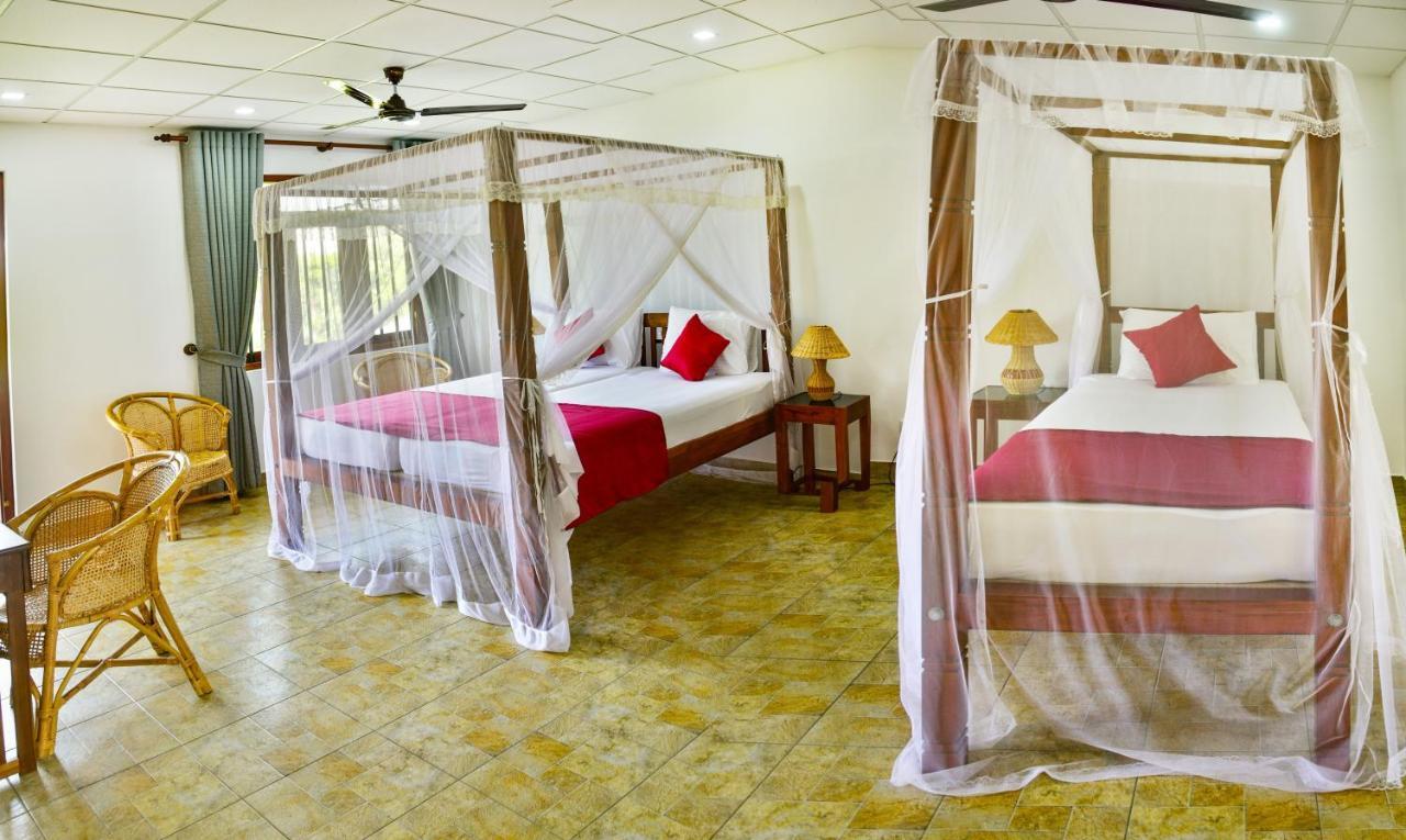Villa Gamini Hikkaduwa Ngoại thất bức ảnh