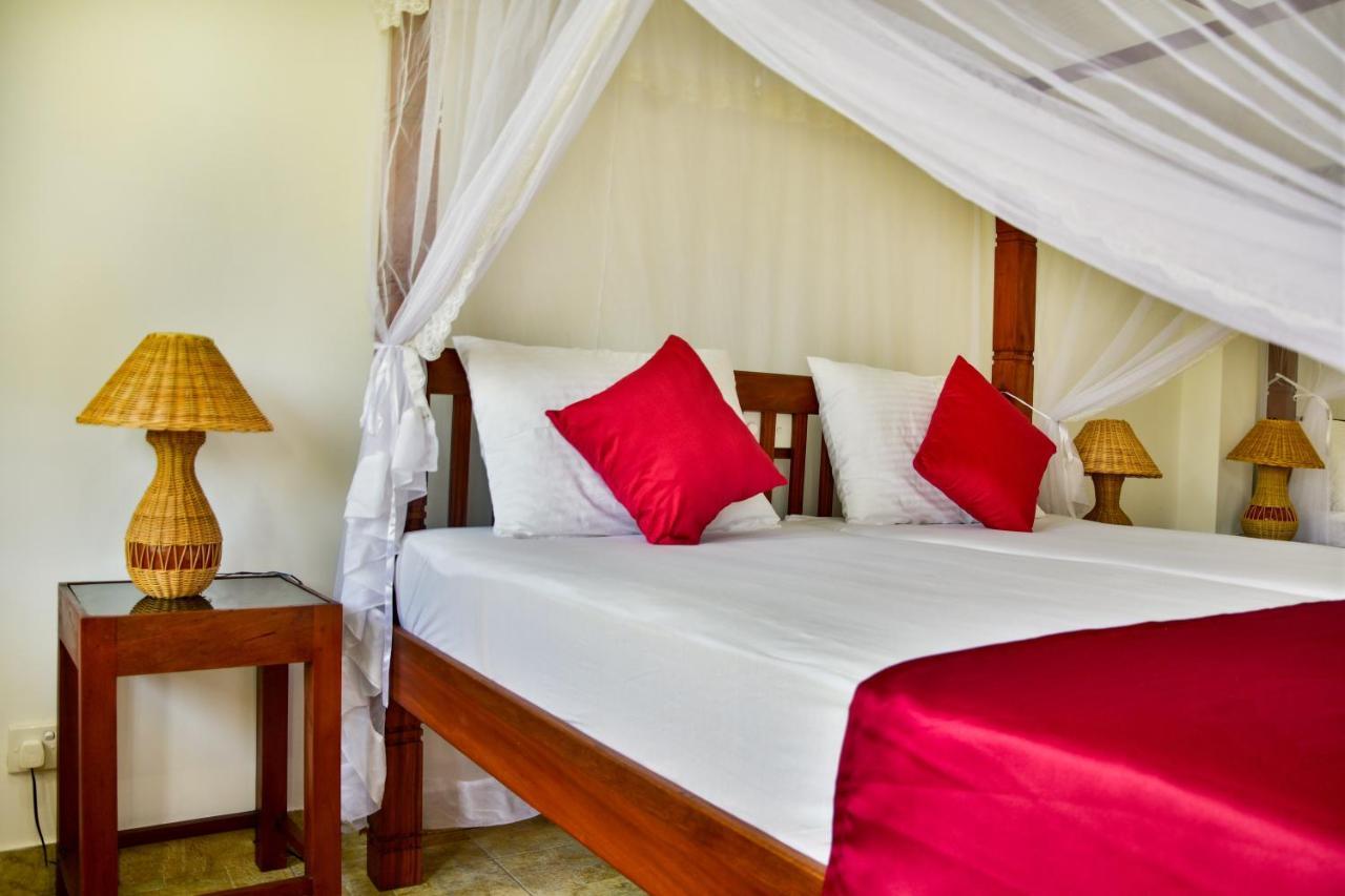 Villa Gamini Hikkaduwa Ngoại thất bức ảnh