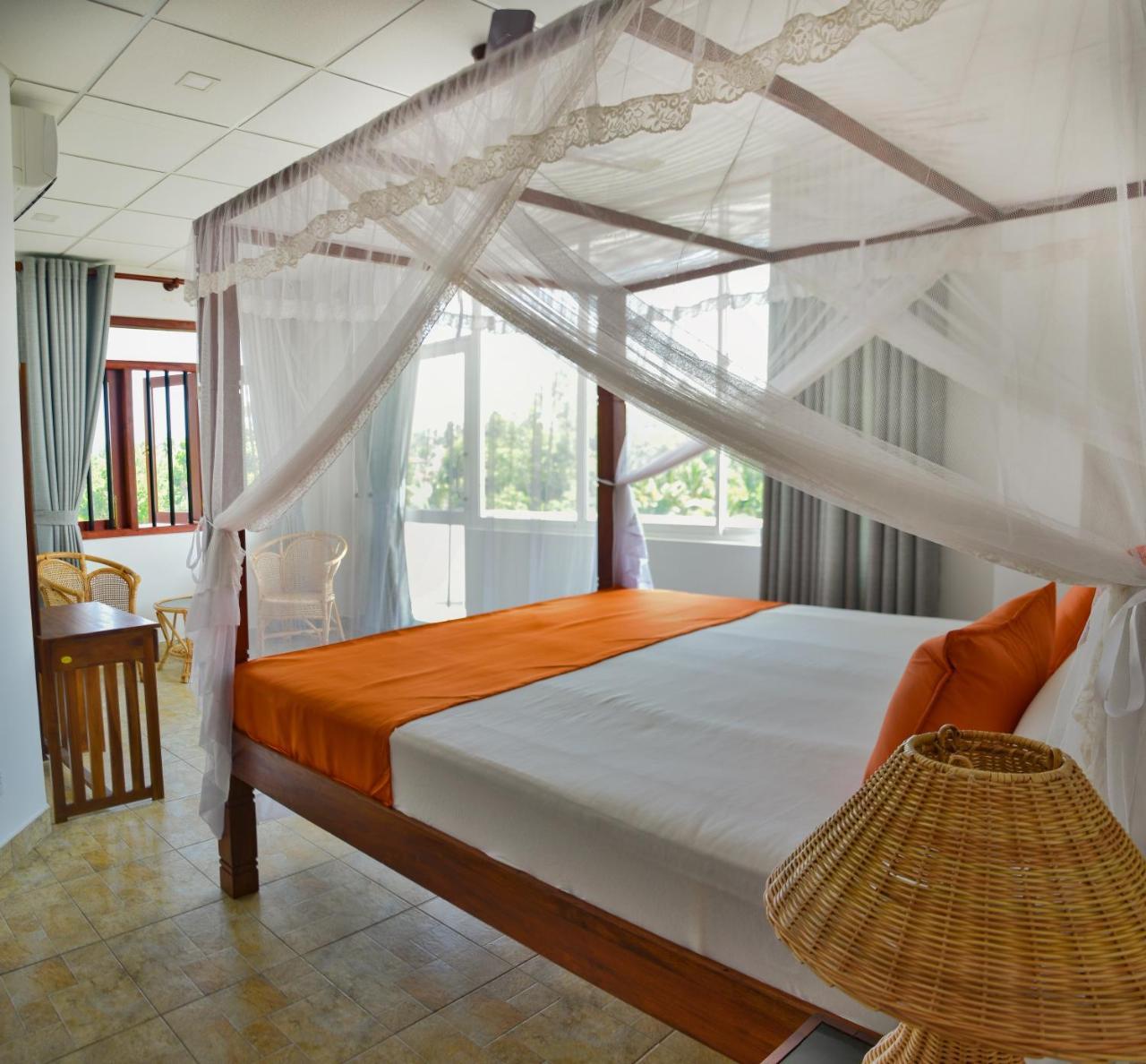 Villa Gamini Hikkaduwa Ngoại thất bức ảnh