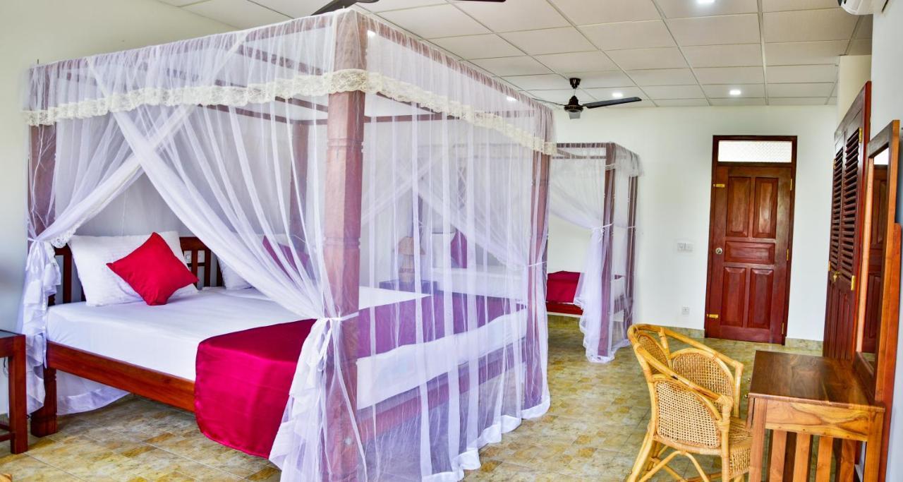 Villa Gamini Hikkaduwa Ngoại thất bức ảnh