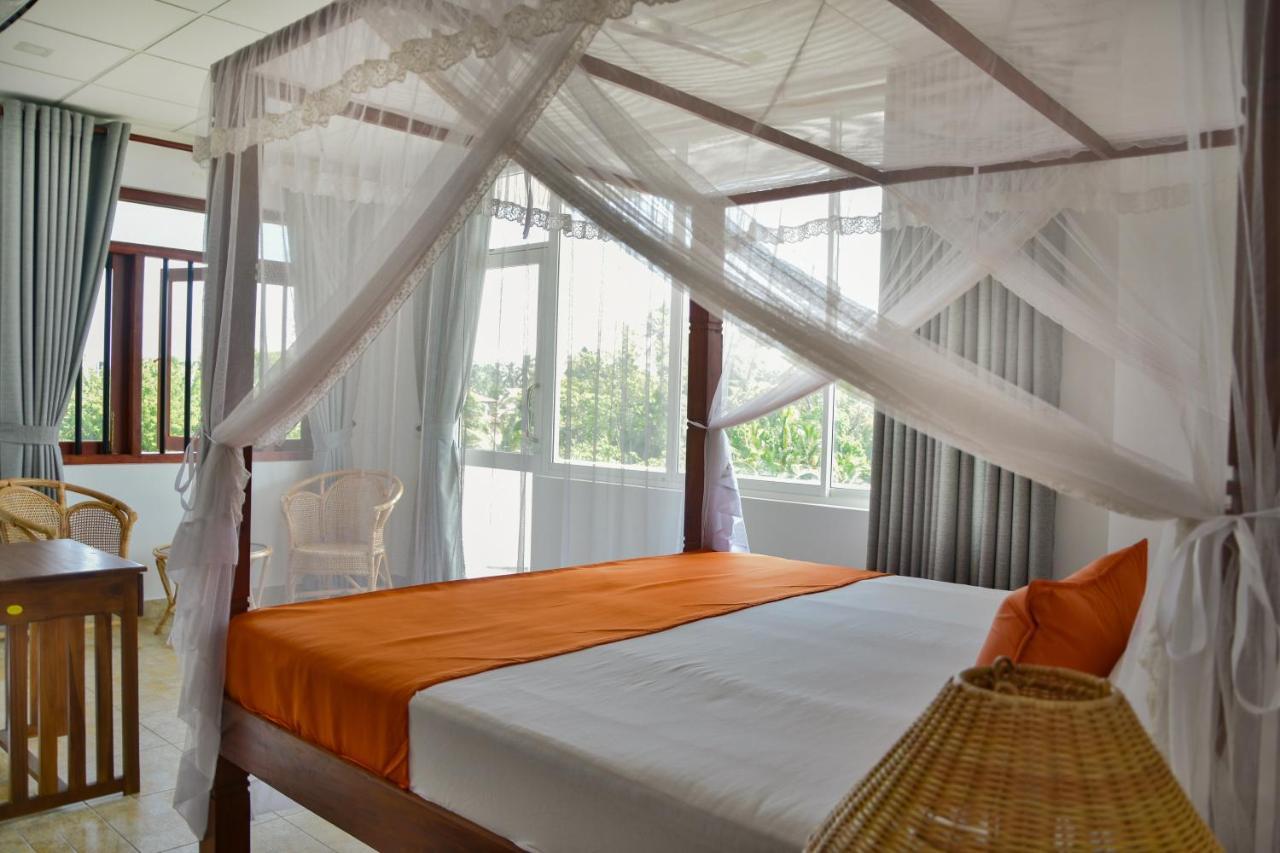 Villa Gamini Hikkaduwa Ngoại thất bức ảnh